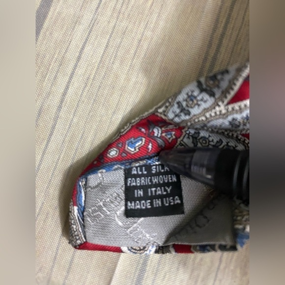 Christian Dior MONSIEUR Red Paisley Printed Tie 100% Silk Made in USA - Picture 5 of 5